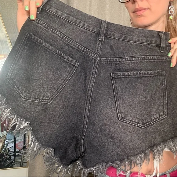 Simple Black Denim Shorts with Red Mushroom Embroidery Detail - Picture 3 of 3